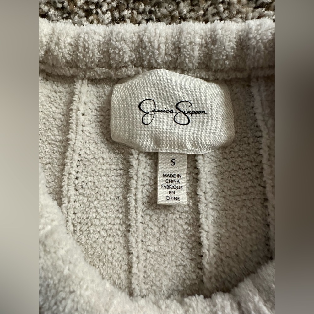 Sweater - Picture 3 of 3